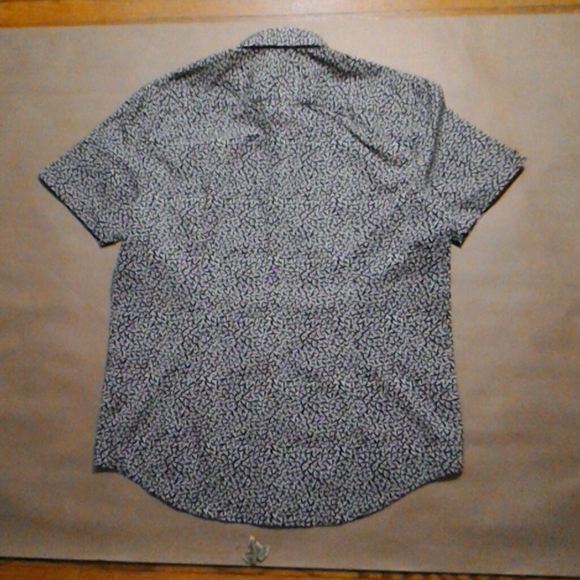 John Varvatos Linen Short Sleeve Button Down Printed Short Sleeve Shirt 09/24 - Picture 10 of 10